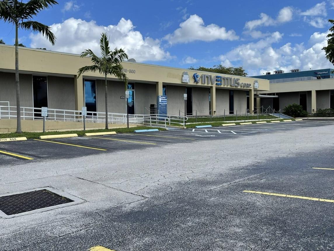 1515 NW 167th St